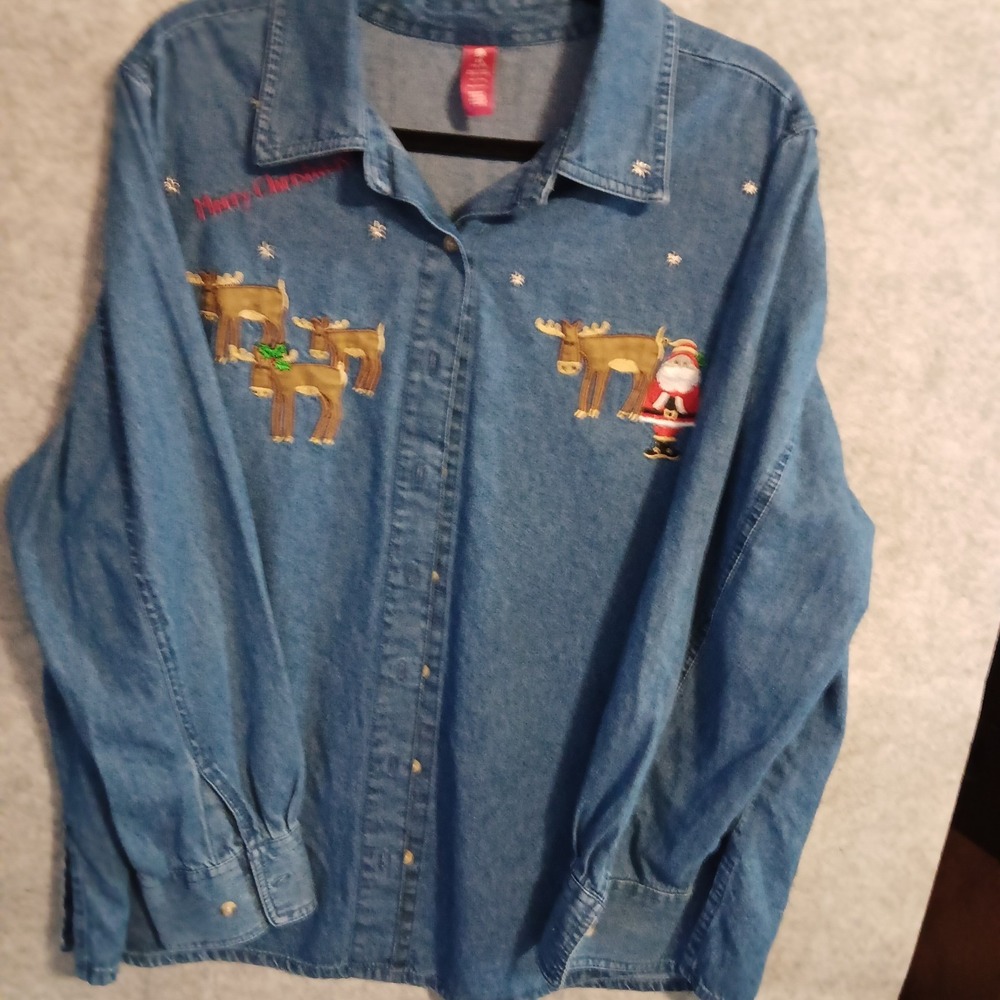 Womens 2X Denim Top Embroidered Santa Reindeer Merry Christmas LS Button Up EUC